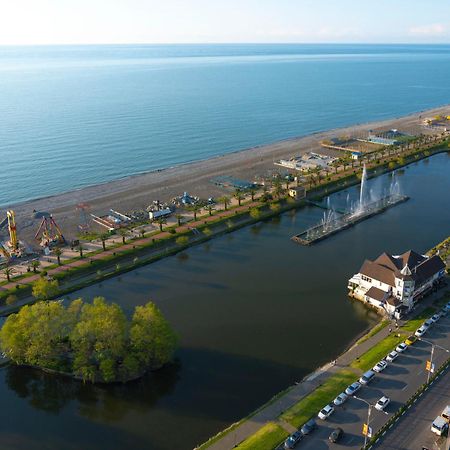 Seaside Resort In New Orbi Twins Batumi Exteriör bild
